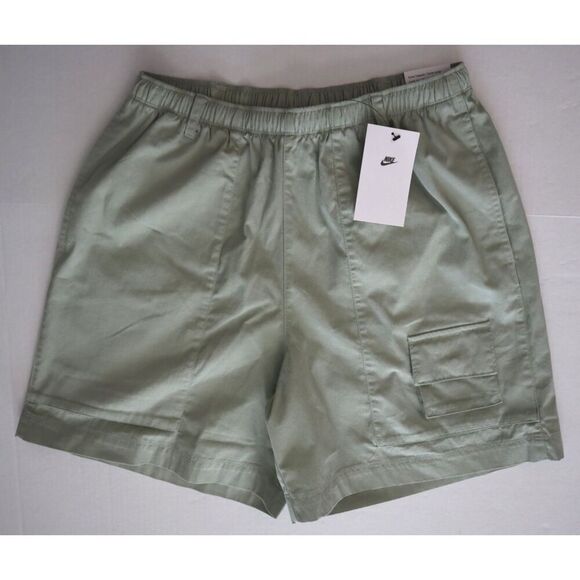 Nike FN3216-370 Men Sz S Light Green Loose Fit Mid-Thigh Length Camp Shorts - Picture 1 of 7